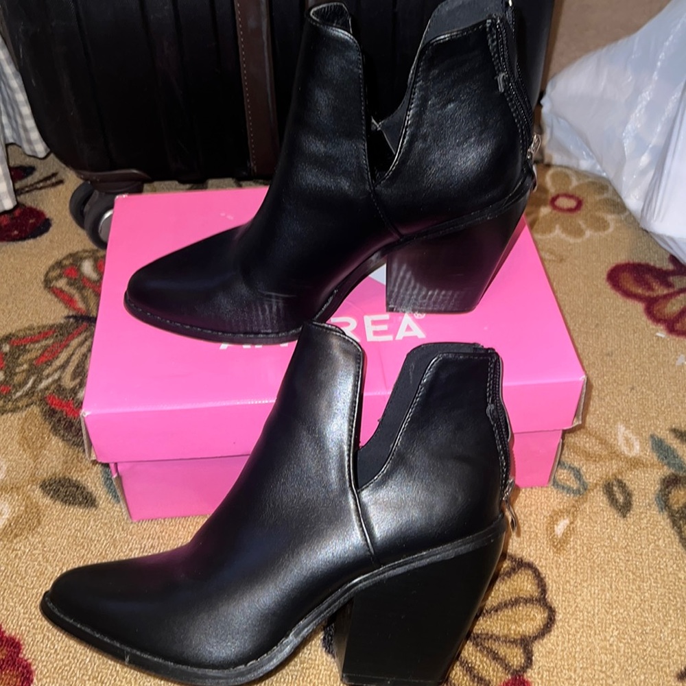 NEW BLACK WEDGE BOOTIES
